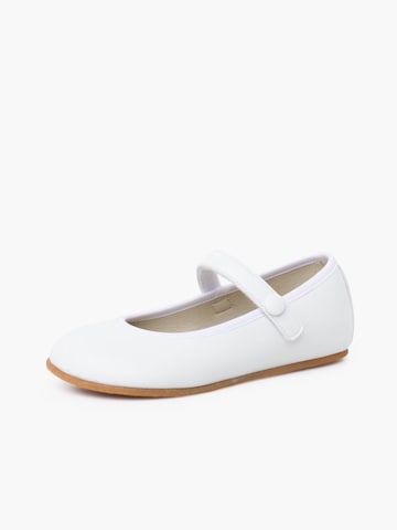 Pisamonas Ballet Flats in White: front