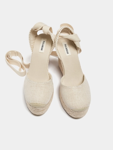 Pull&Bear Sandale in Beige