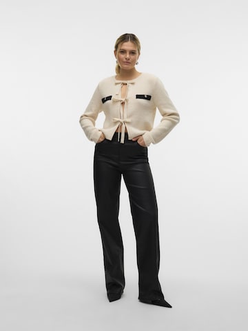 Regular Pantalon 'Tessa' VERO MODA en noir