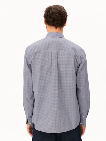 ARMEDANGELS Comfort Fit Hemd SMALL CHECK in Blau