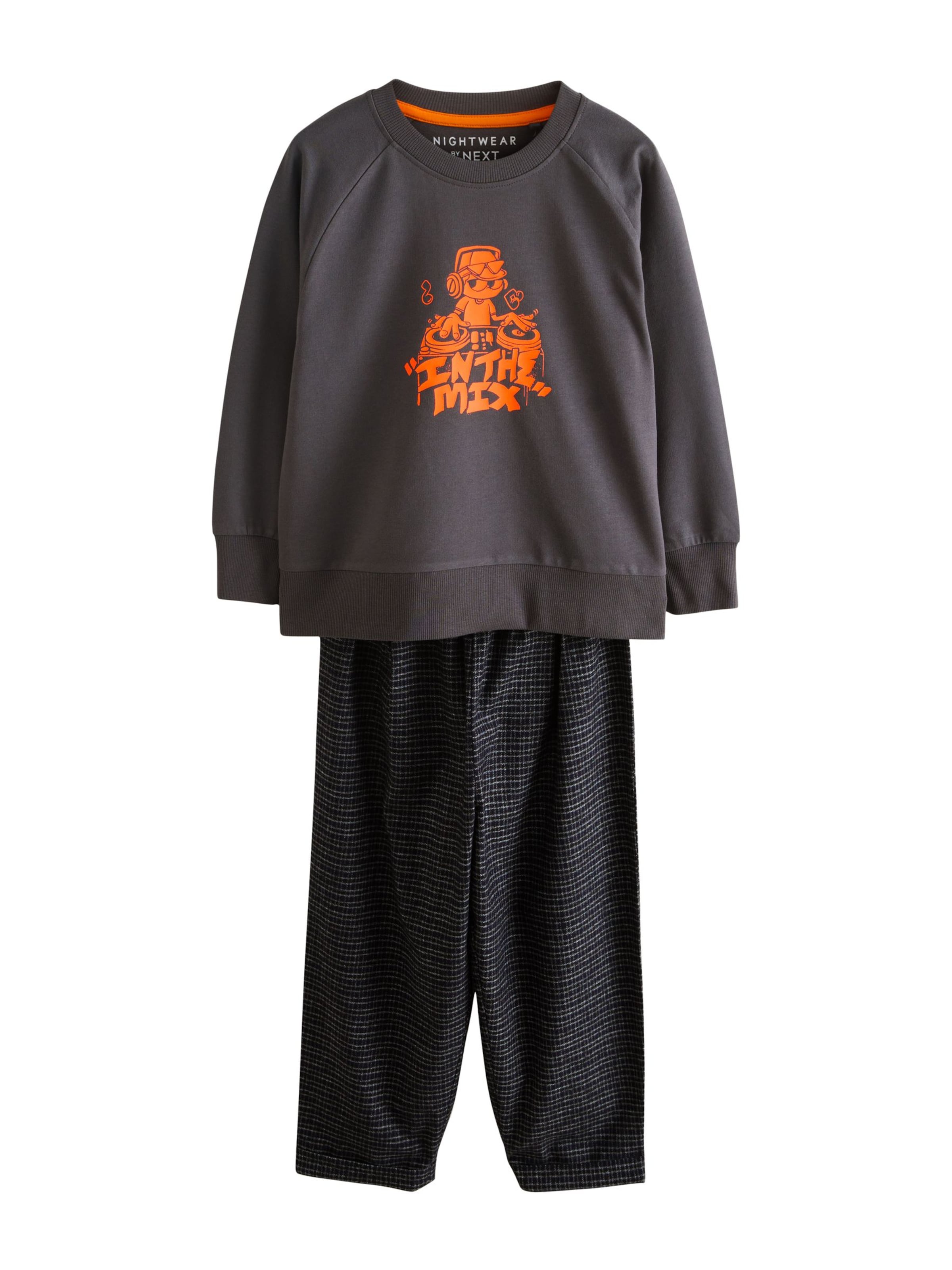 Pijamale de la Next pe gri: față