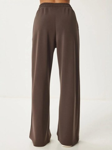 Happiness İstanbul Wide leg Sportbroek 'Jogginghose' in Bruin