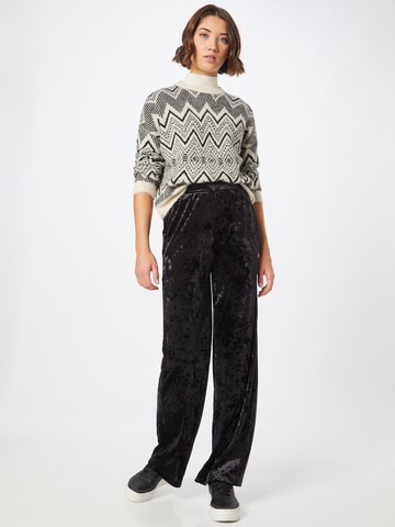 s.Oliver Wide leg Pants in Black