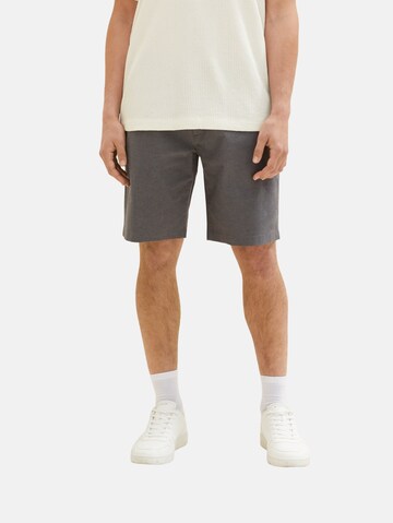 TOM TAILOR DENIM Regular Shorts in Grau: predná strana