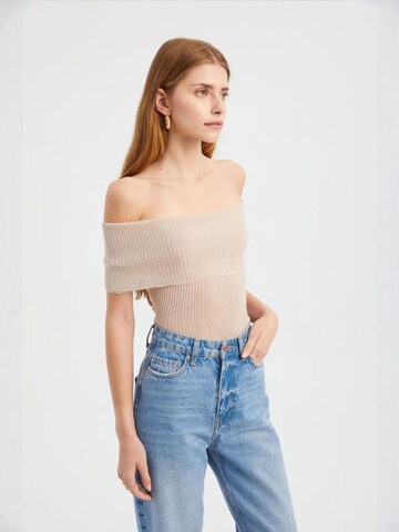 Hiccup Sweater in Beige