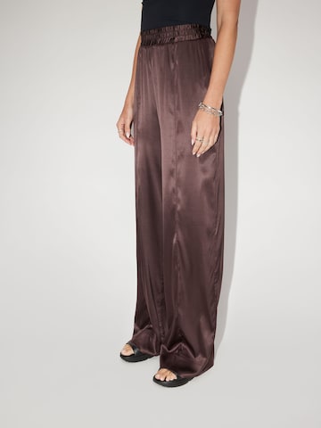 Wide Leg Pantalon 'Ledora' LeGer Premium en marron : sur le côté