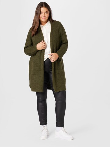 ONLY Curve Strickjacke 'JADE' in Grün: Vorderseite