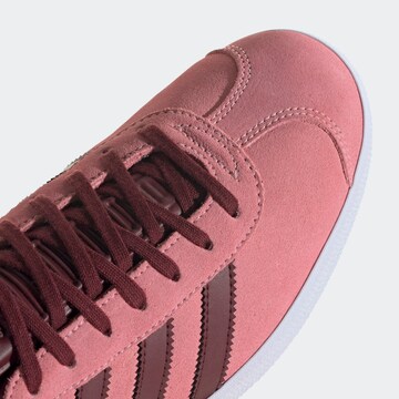 ADIDAS ORIGINALS Ниски маратонки 'Gazelle' в розово