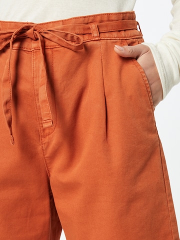 ESPRIT - Loosefit Pantalón plisado en marrón