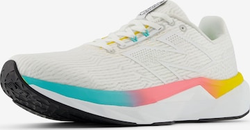 Chaussure de course 'FuelCell Propel v5' new balance en blanc : devant