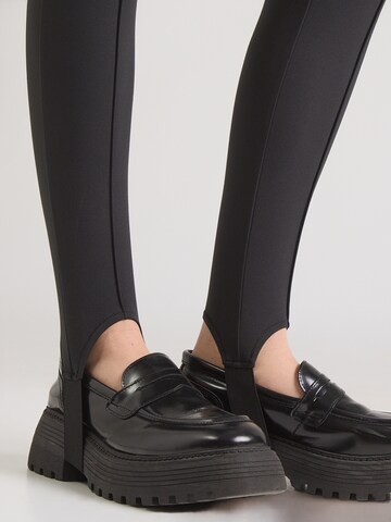 ABOUT YOU Regular Broek 'Eske' in Zwart