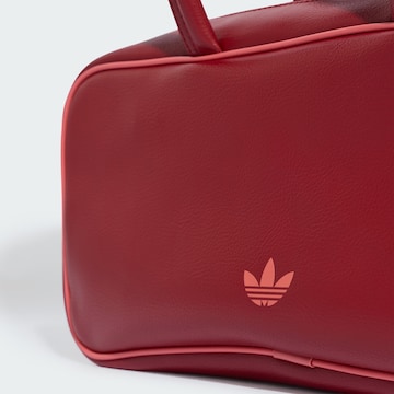 ADIDAS ORIGINALS - Mala de ombro 'Adicolor Elongated' em vermelho