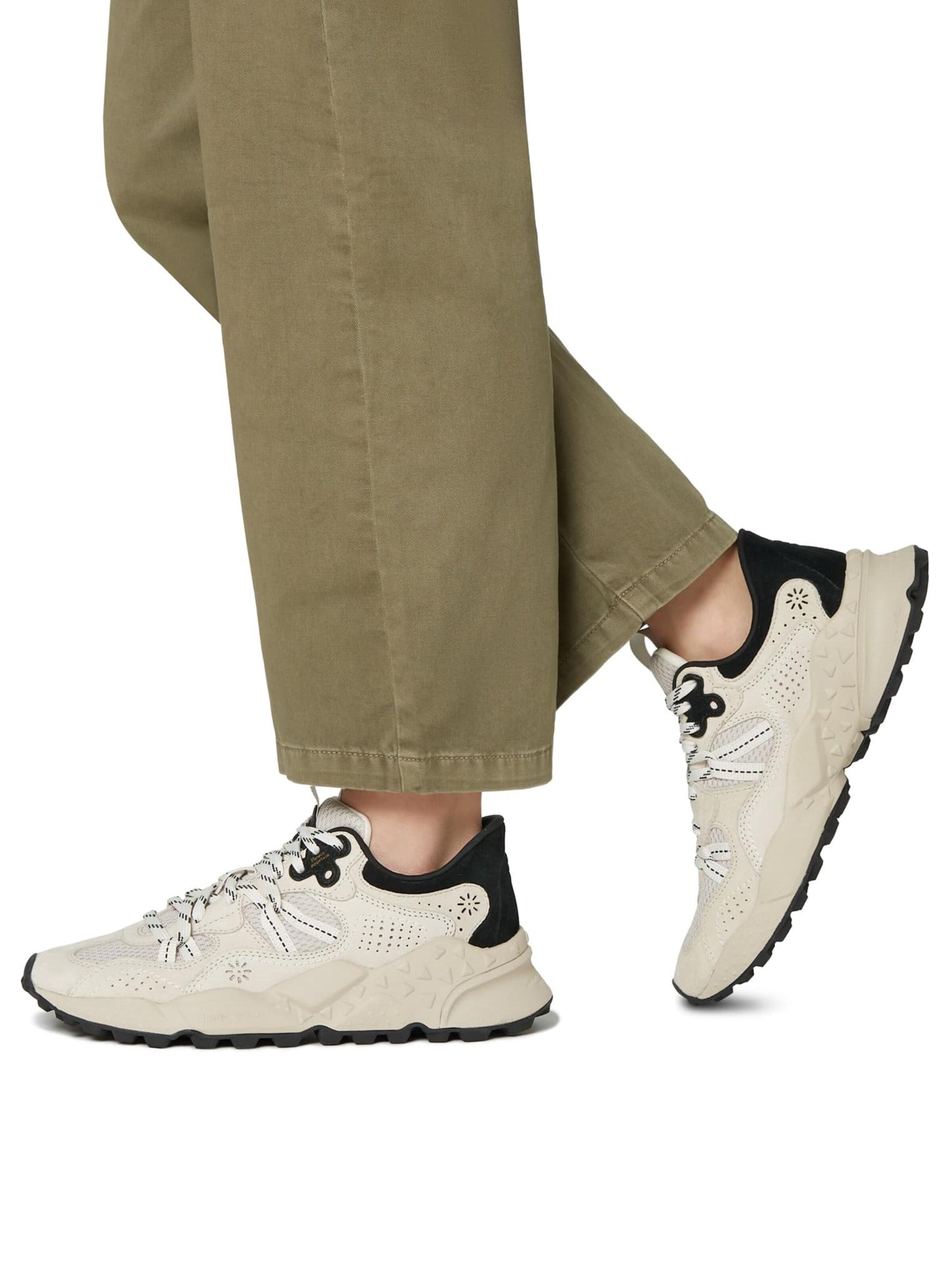 Flower Mountain Platform trainers 'TIGER HILL UNI' in White: front