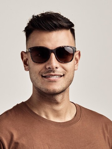 SINNER Sunglasses in Brown