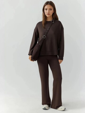 Hiccup Flared Broek in Bruin