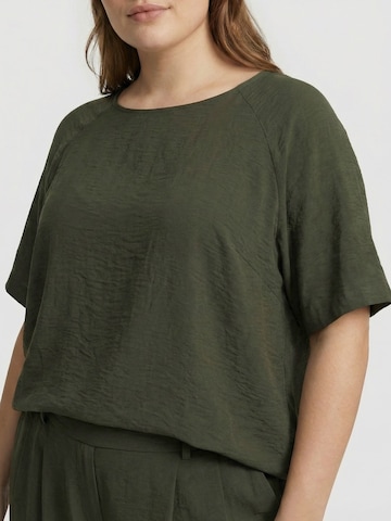 Guido Maria Kretschmer Curvy Μπλούζα 'Marou' σε πράσινο