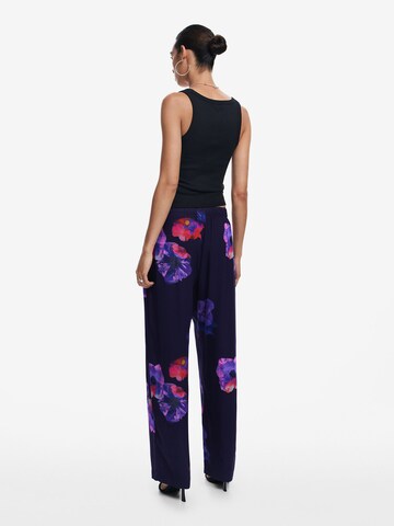 Desigual Loosefit Élére vasalt nadrágok - fekete