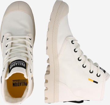 Palladium - Botas con cordones 'Pampa' en blanco