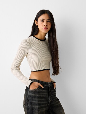 Bershka Sweater in Beige: front