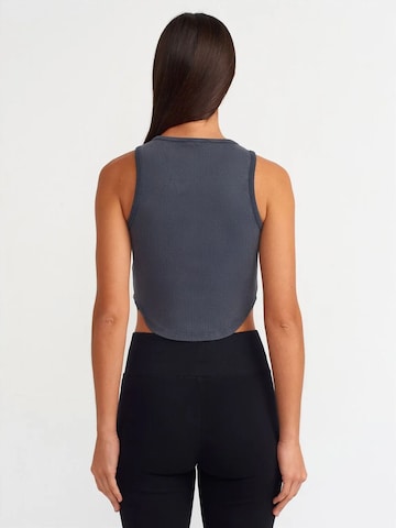 Dilvin - Blusa em cinzento