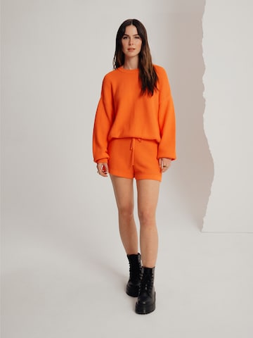 A LOT LESS Regular Broek 'Elena' in Oranje