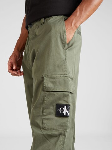 Calvin Klein Jeans regular Cargobukser 'Essential' i grøn