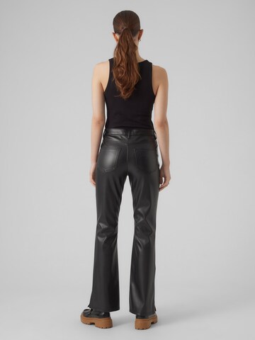 VERO MODA - Acampanado Pantalón 'SELMA' en negro