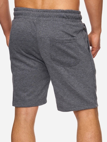 Regular Pantalon '17600' Tazzio en gris