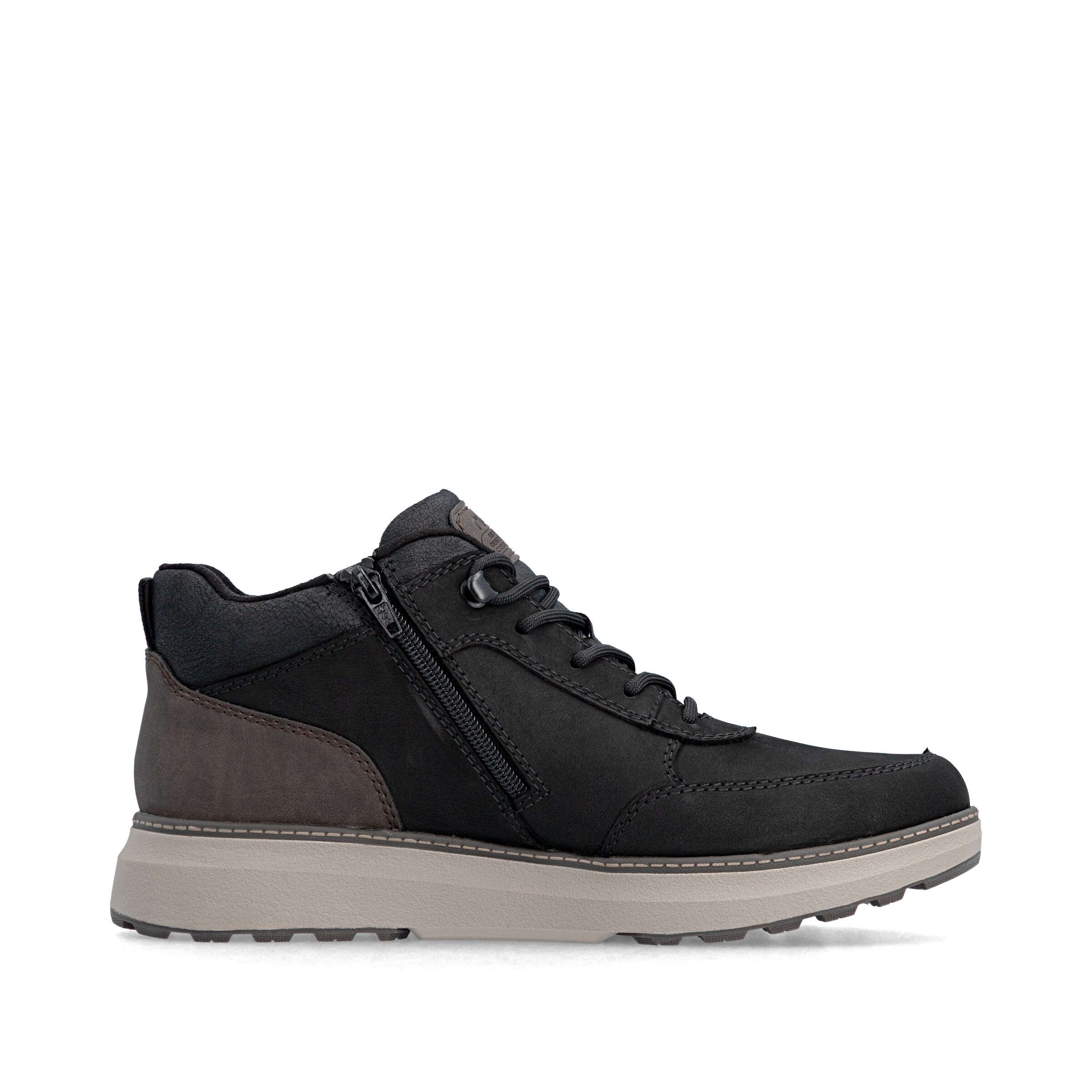 Chaussure à lacets Rieker en noir