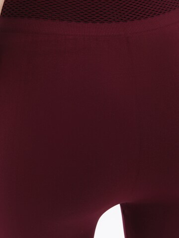 OXXO Skinny Shorts in Lila