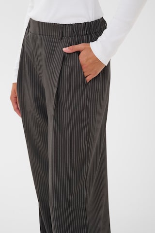 Wide Leg Pantalon à pince 'KAKaren' Kaffe en gris