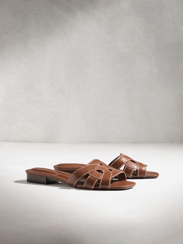 Next Μιούλ 'Forever Comfort' σε καφέ