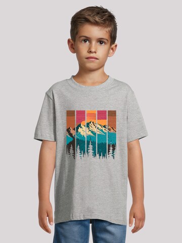 F4NT4STIC Shirt 'Berg Sonnenuntergang Retro' in Grey: front