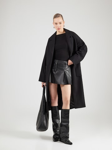 juoda ABOUT YOU Marškinėliai 'Pina'