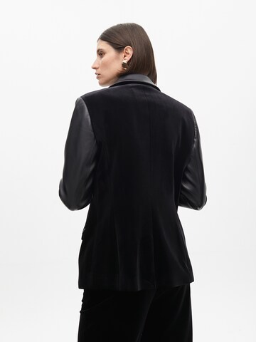 Lola Casademunt Blazers in Zwart