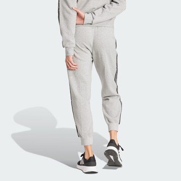 Effilé Pantalon de sport 'Essentials' ADIDAS SPORTSWEAR en gris