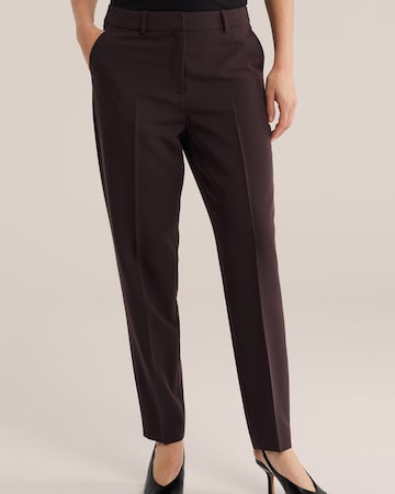 Slimfit Pantaloni con piega frontale di WE Fashion in marrone: frontale