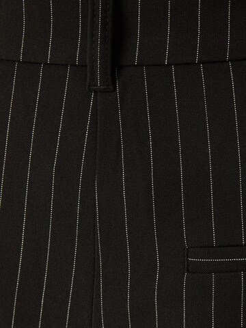 Bershka Voľný strih Plisované nohavice - Čierna
