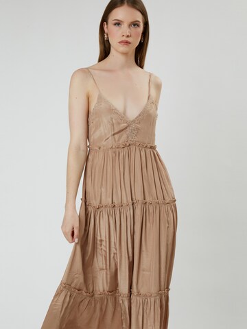 Robe d’été 'Tiered' Influencer en beige