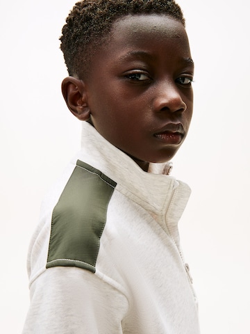 TOMMY HILFIGER Sweatshirt in Grau