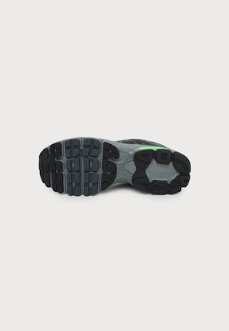 Nike Sportswear - Zapatillas deportivas bajas 'AIR MAX MOTO 2K' en gris