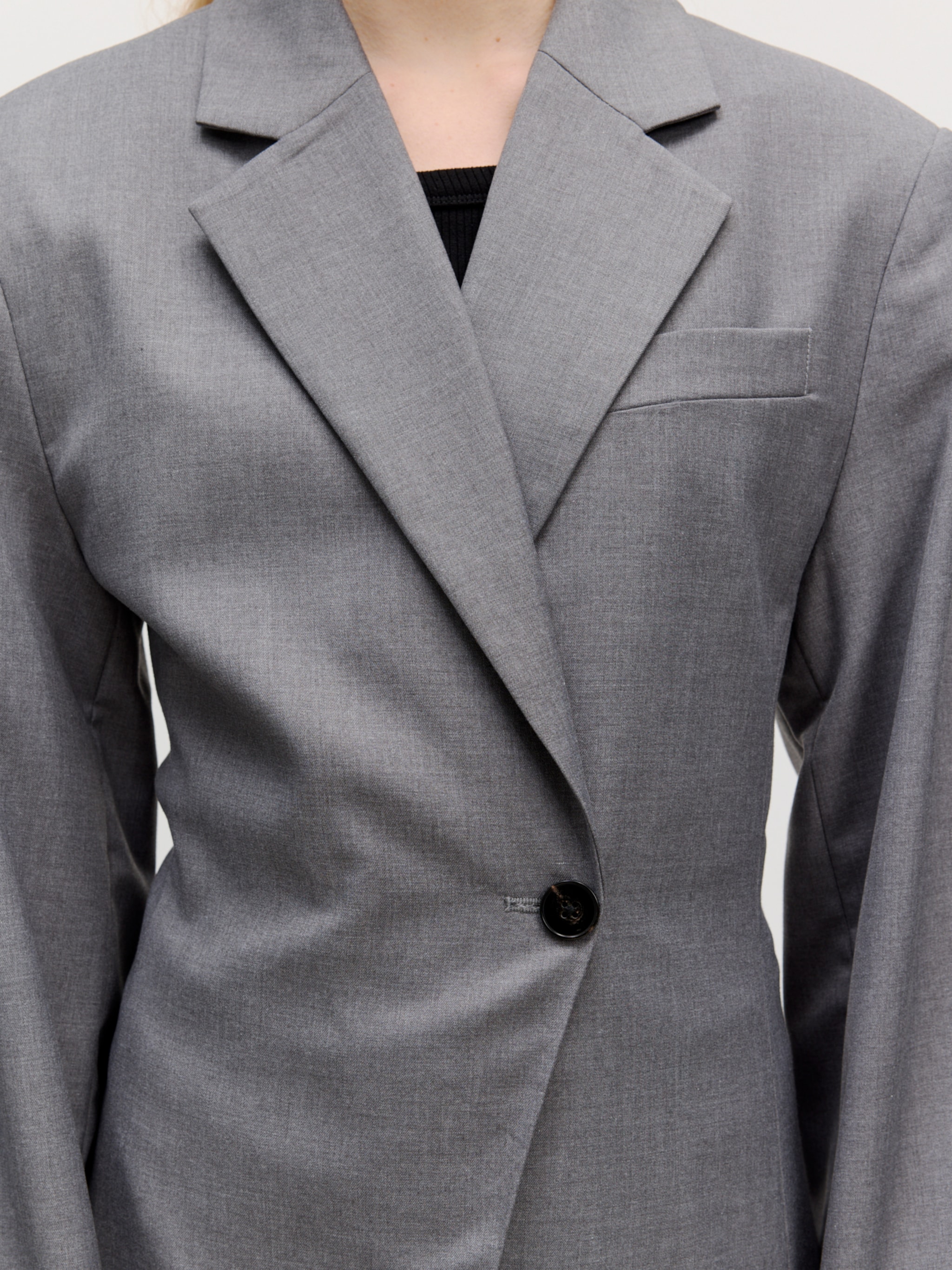 EDITED Produits Blazer 'Arzu' gris foncé