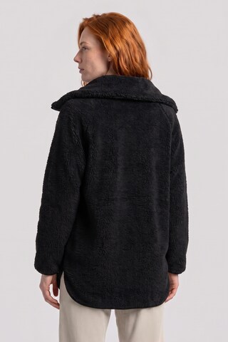alife & kickin - Chaqueta polar 'AKSaria' en negro