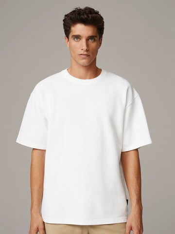 T-Shirt 'Pico' STRELLSON en blanc : devant