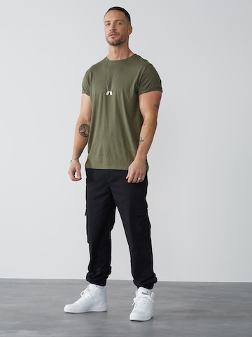 DAN FOX APPAREL Regular Fit T-Shirt 'Piet' in Grün: predná strana