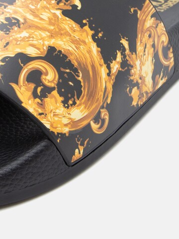 Zoccoletto 'FONDO' di Versace Jeans Couture in nero