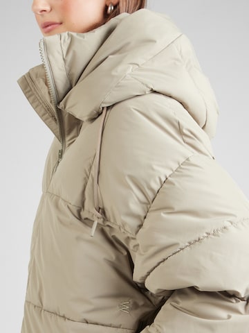 Embassy of Bricks and Logs - Chaqueta de invierno 'Zonza' en verde
