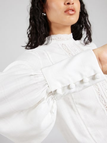 Chemisier Superdry en blanc