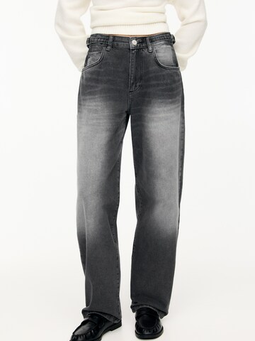 Loosefit Jean Pull&Bear en gris : devant
