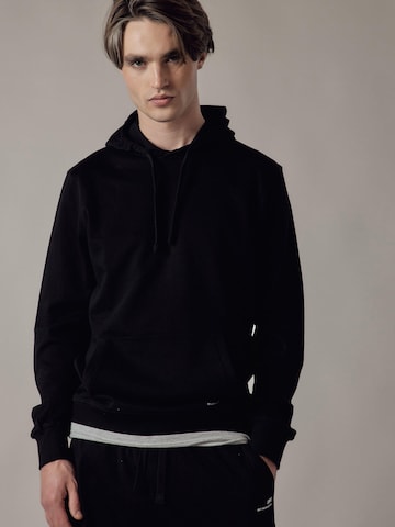 OWN Off With Nature Sweatshirt 'Felpa con Cappuccio' in Zwart: voorkant